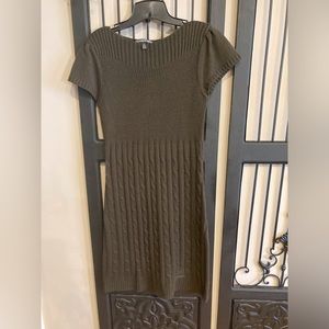 Jones Wear brown sweater dress. Size medium.